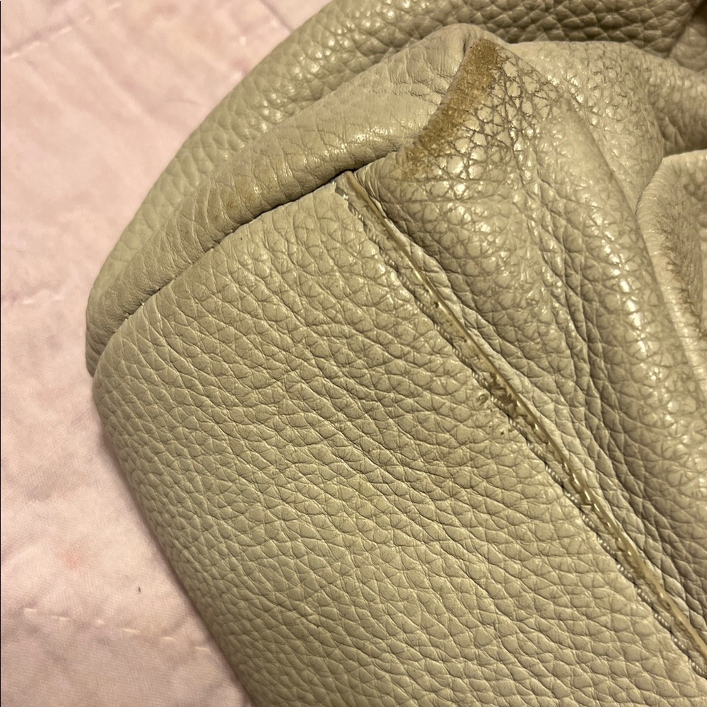 Elizabeth and James Elegant Cream Leather Handbag - Picture 6 of 10